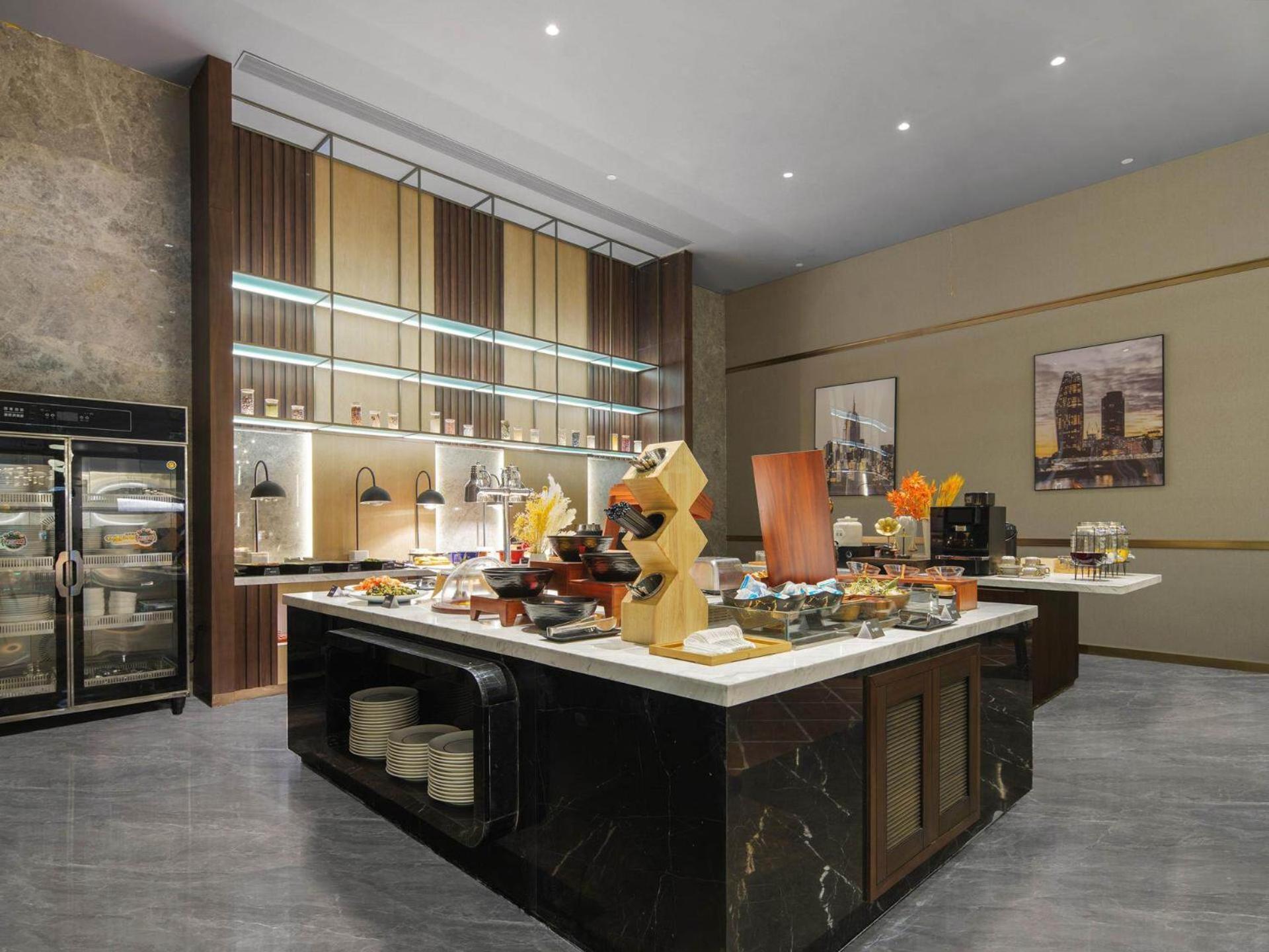 Park Inn By Radisson Nanchong Yilong Star City Plaza Extérieur photo